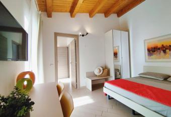 Alcamo Rooms con garage privato has Balcony rooms