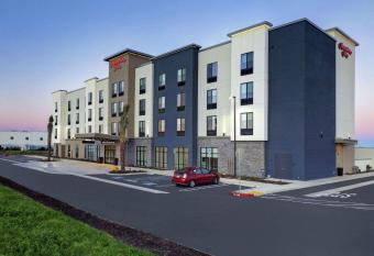 Hampton Inn Patterson has Balcony rooms