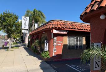 Uptown Inn allows 18 year olds to book a room