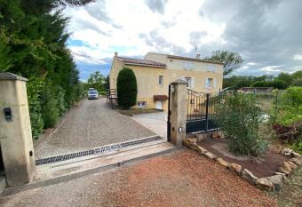 Pause Proven  ale Le Muy allows 18 year olds to book a room