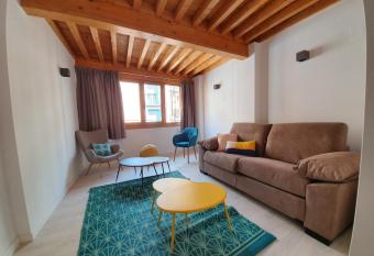 Silken Casa Platerias Siglo XV allows 18 year olds to book a room