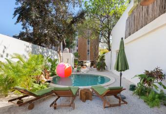 oOstel Smart Hostel - Tulum Pueblo allows 18 year olds to book a room