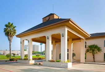 Quality Inn Medical Center has Smoking rooms
