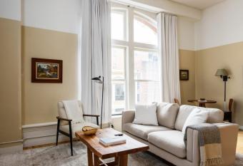 Spacious DT 1BR with Full Kitchen by Zencity allows 18 year olds to book a room