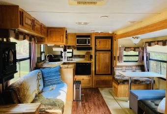 Colby's River Retreat has Balcony rooms