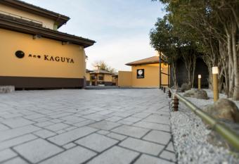 Tsuki no Yado Kaguya allows 18 year olds to book a room