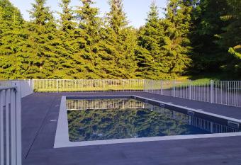 Camping Les Granges Bas has Balcony rooms