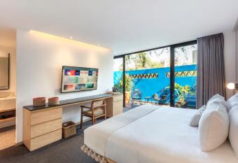 V65 Mx has Balcony rooms