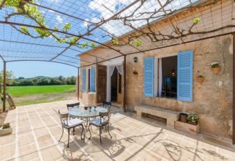 Son Julia has Balcony rooms