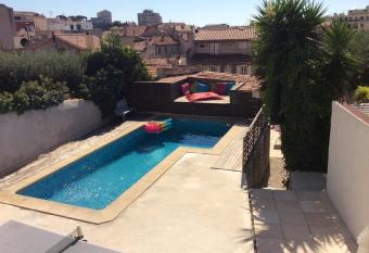 Bon s  jour pour 4 allows 18 year olds to book a room