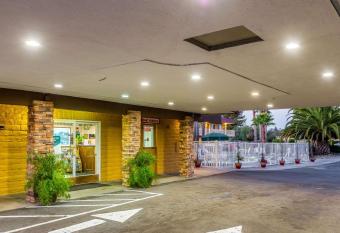 Rodeway Inn Wine Country has Smoking rooms