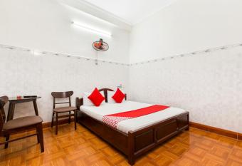 OYO 521 Ho  ng Anh Hotel allows 18 year olds to book a room