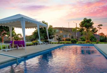 Saint Patricks Lodge has Balcony rooms