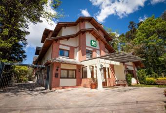 Tri Hotel Lago Gramado allows 18 year olds to book a room