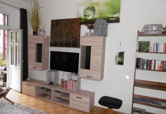 Mitten in Leipzig Wohnung 2 has Balcony rooms