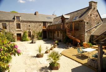 Relais Saint Aubin allows 18 year olds to book a room