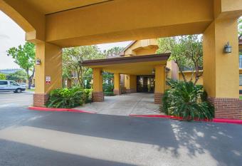 Quality Inn & Suites NRG Park - Medical Center has Balcony rooms