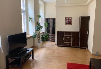 Apartament na Wolce. allows 18 year olds to book a room