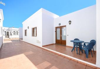 Apartamentos Flor Dos has Balcony rooms