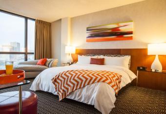 Hotel Derek Houston Galleria has Balcony rooms