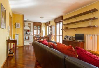 Bright house with 2 bedrooms & a unique terrace has Balcony rooms