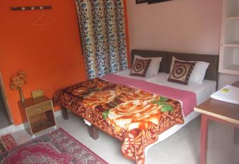 Kedar Guest House -Feel At Home has Balcony rooms