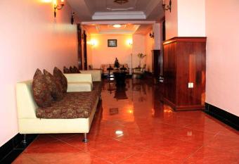 Nawin Palace Guesthouse has Balcony rooms