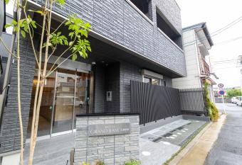 GRAND BASE Hiroshima Ekimae has rooms with a private hot tub