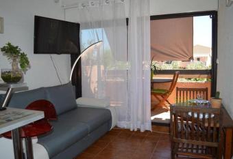 R  sidence naturiste Aphrodite appartement 940 allows 18 year olds to book a room