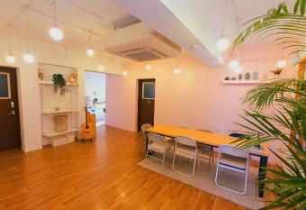 Hannahstay Women Only Guesthouse allows 18 year olds to book a room