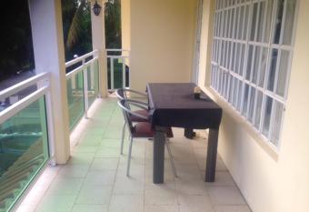 2 bedrooms appartement at Trou aux biches 800 m away from the beach with enclosed garden and wifi has Balcony rooms