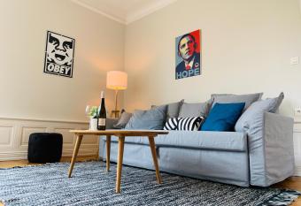 Gasp   art has Balcony rooms