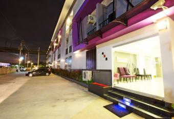 The Airy Residence has Balcony rooms