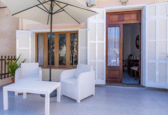 Cas Padrins has Balcony rooms