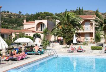 Daniel Hotel allows 18 year olds to book a room