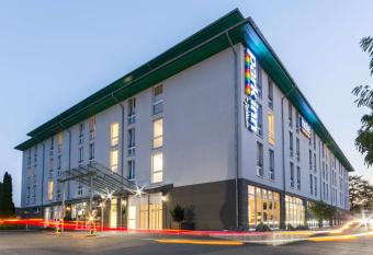 Park Inn by Radisson G  ttingen allows 18 year olds to book a room