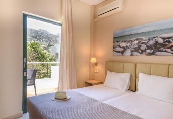 Poseidon Studios has Balcony rooms