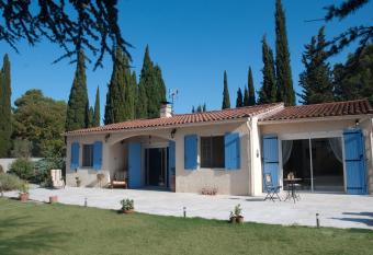 Vintage Provence allows 18 year olds to book a room