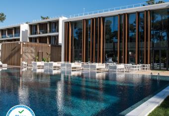 Aroeira Lisbon Hotel - Sea & Golf allows 18 year olds to book a room
