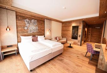 Spessart-Lodge has Balcony rooms