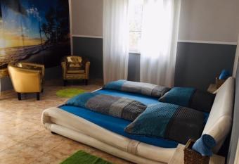 Vida Real Estate Laufamholz allows 18 year olds to book a room