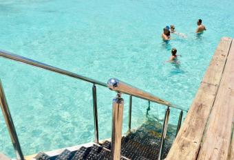 Sunny Day @CadaquesCaribe Bayahibe Dominicus allows 18 year olds to book a room