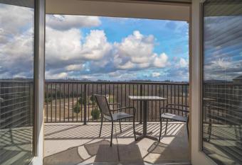 MVC - Unit 2602 - Sweet Serenity has Balcony rooms