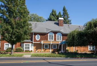 Elm House Inn allows 18 year olds to book a room