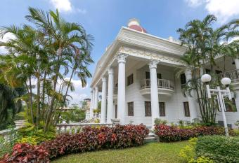 StayVista at The White House Villa has Balcony rooms