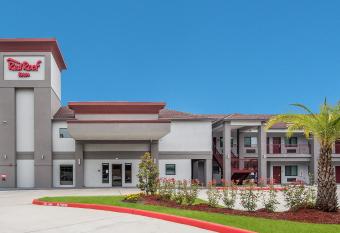 Red Roof Inn Baytown allows 18 year olds to book a room