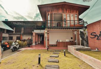 Sylvis Hostel Chiangmai has Balcony rooms