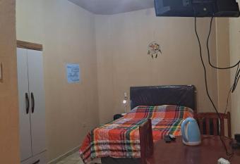 Hummingbird Hostel has Balcony rooms