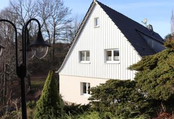 Ferienwohnungen an der Bosel allows 18 year olds to book a room