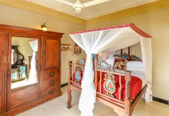 Freddie Mercury Apartments has Balcony rooms